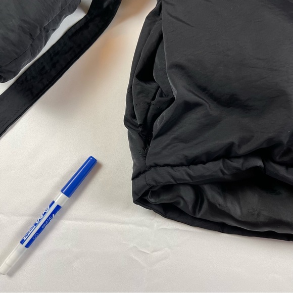 Womens Black Full zip Puffer Jacket Size: Medium “READ” - Picture 16 of 16